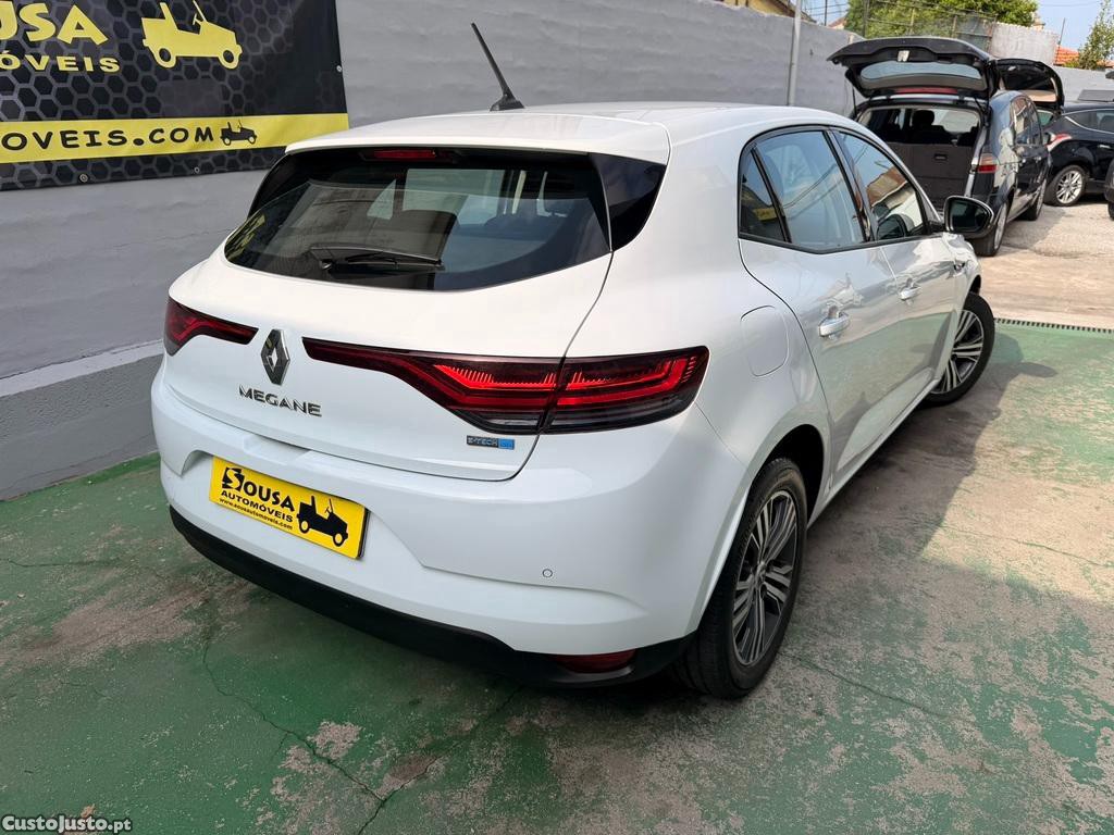 Renault Mégane 1.6 E-Tech Hybrid/Plug-In 160cv - 22 foto 3
