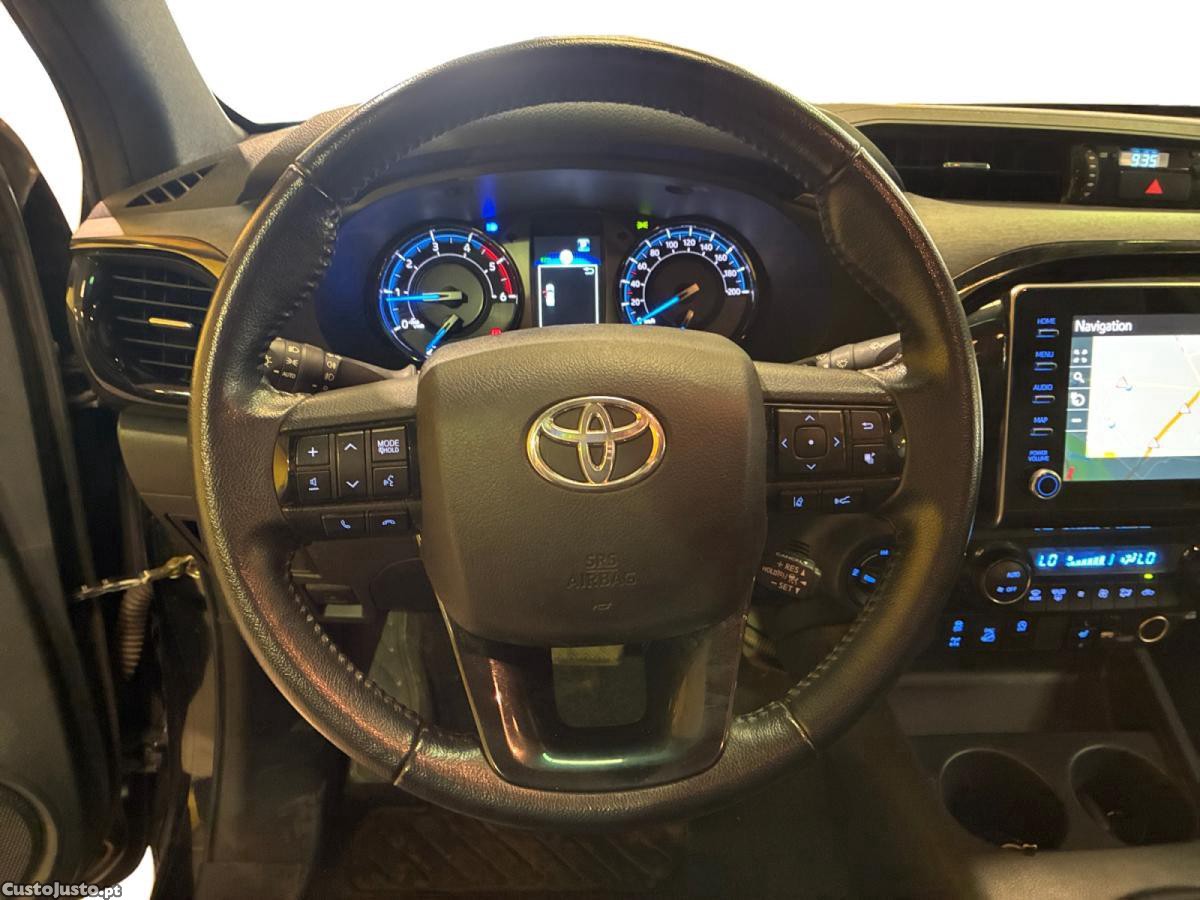 Toyota Hilux 2.8 D-4D 4WD Invincible — fotografia 5