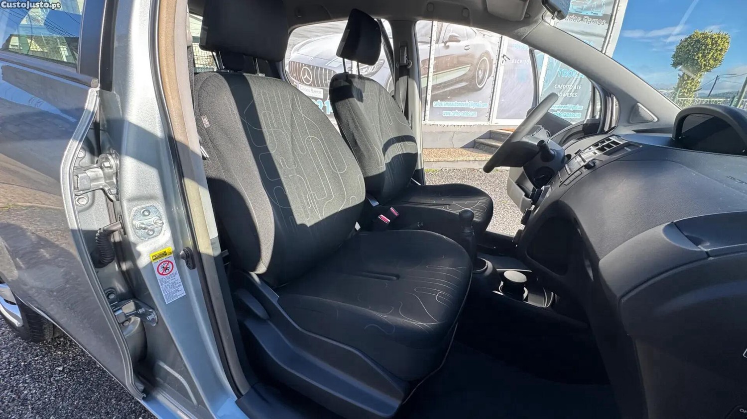 Toyota Yaris 1.0 VVT-i Comfort+AC — fotografia 13