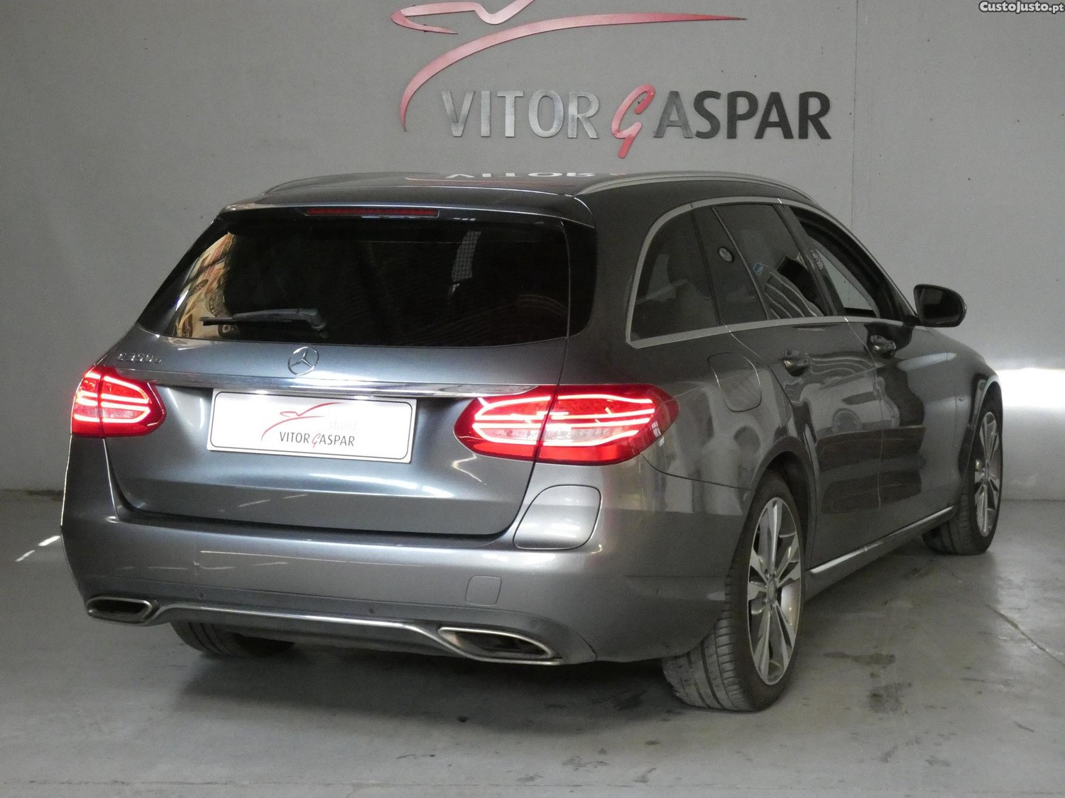 Mercedes-Benz C 350 e — fotografia 12