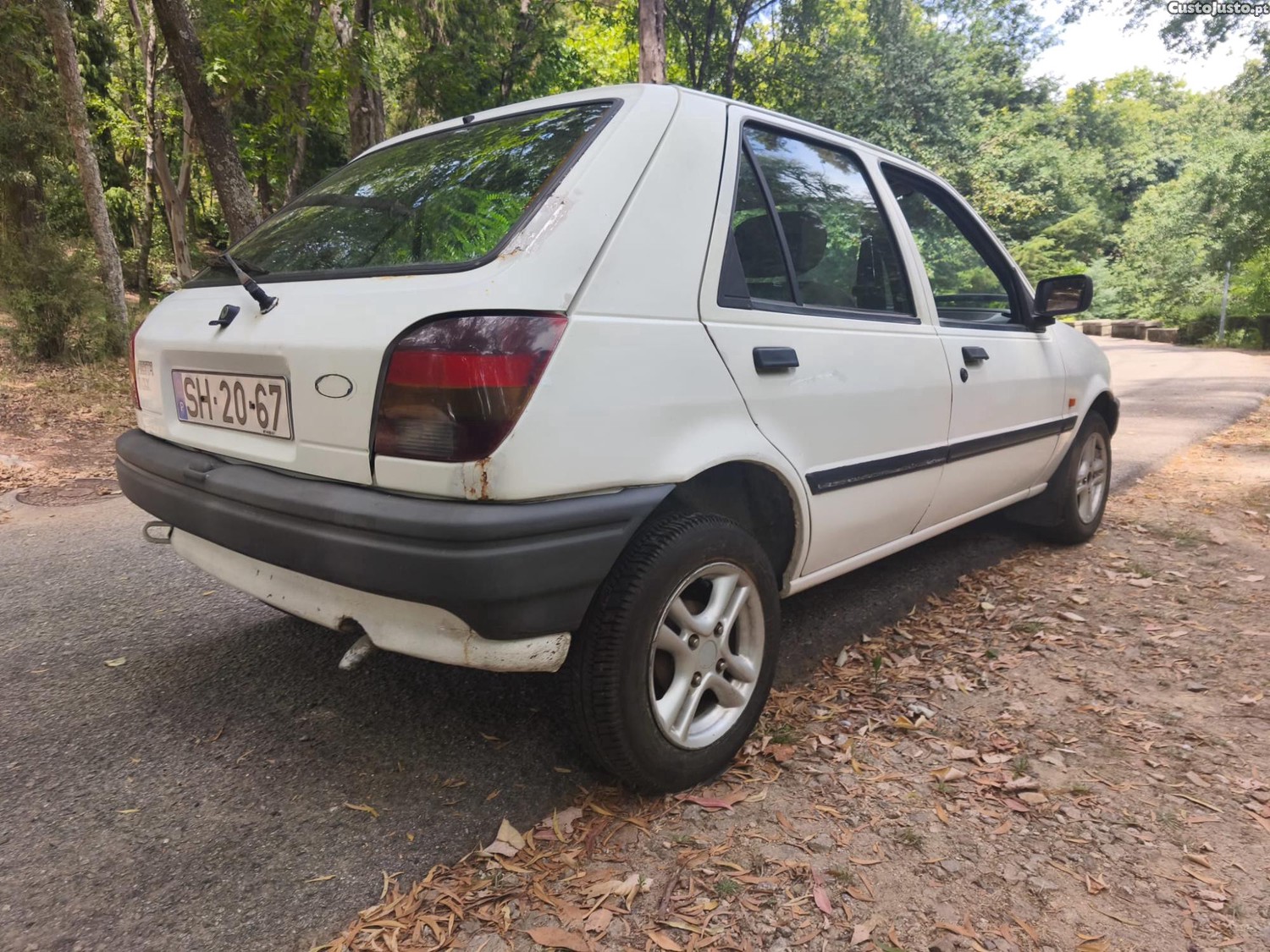 Ford Fiesta MK3 - 1.1 CLX — fotografia 7