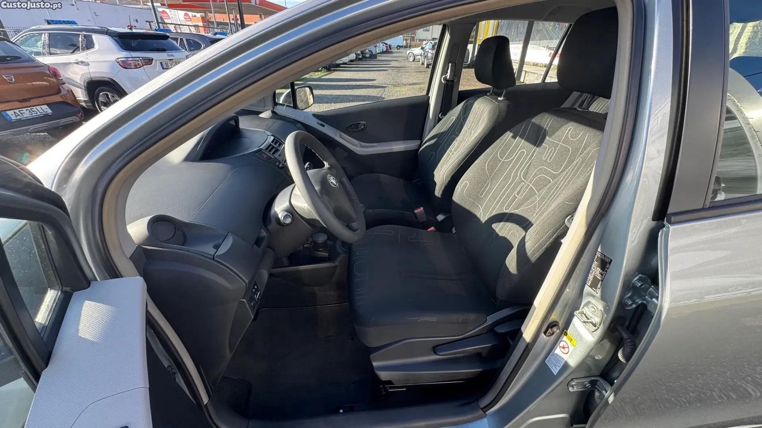 Toyota Yaris 1.0 VVT-i Comfort+AC — fotografia 20
