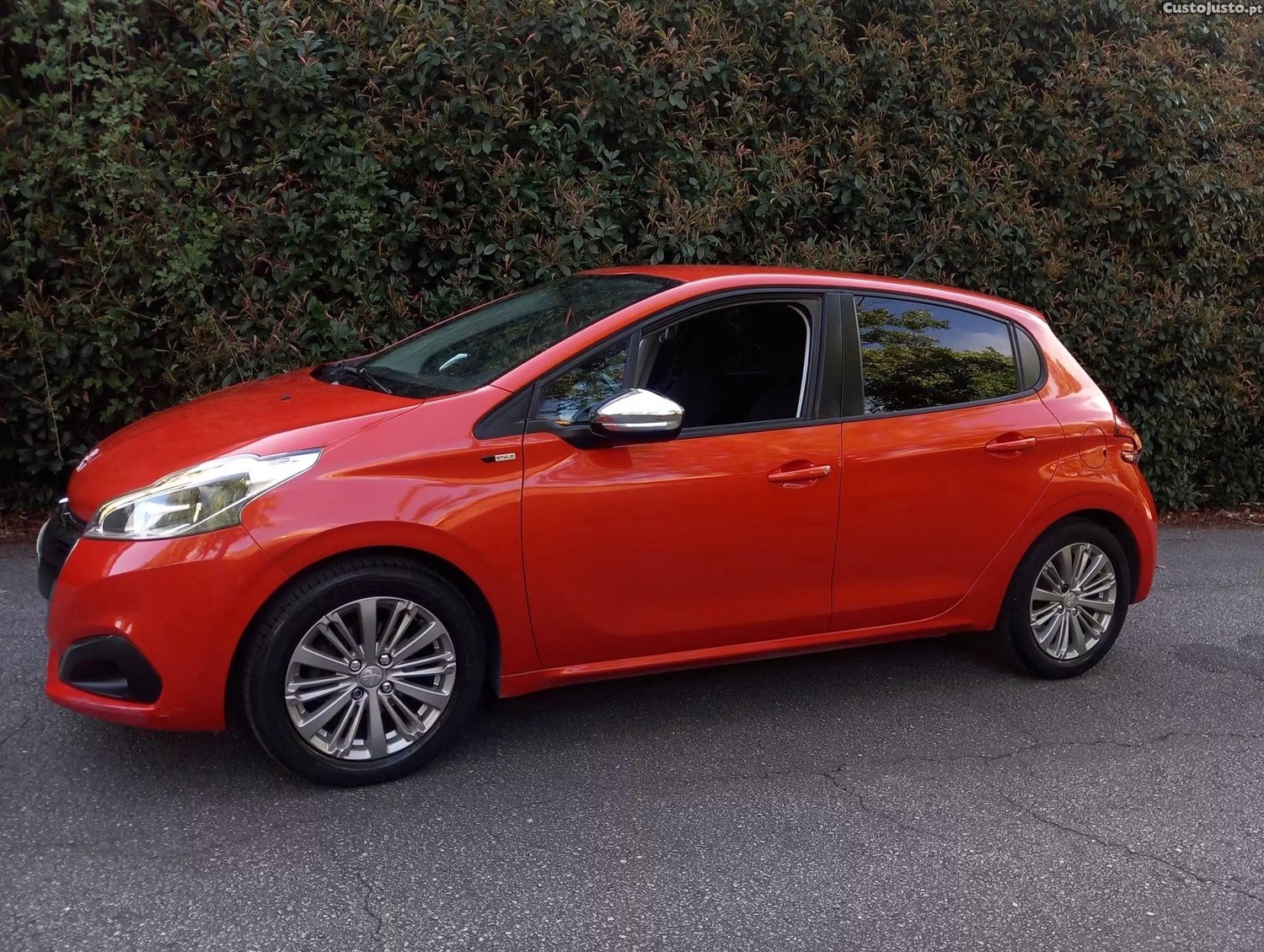 Peugeot 208 1.2 Style — fotografia 8