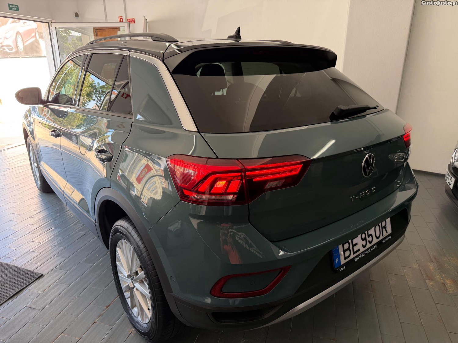 Volkswagen T-Roc 1.0 TSI Life — fotografia 8