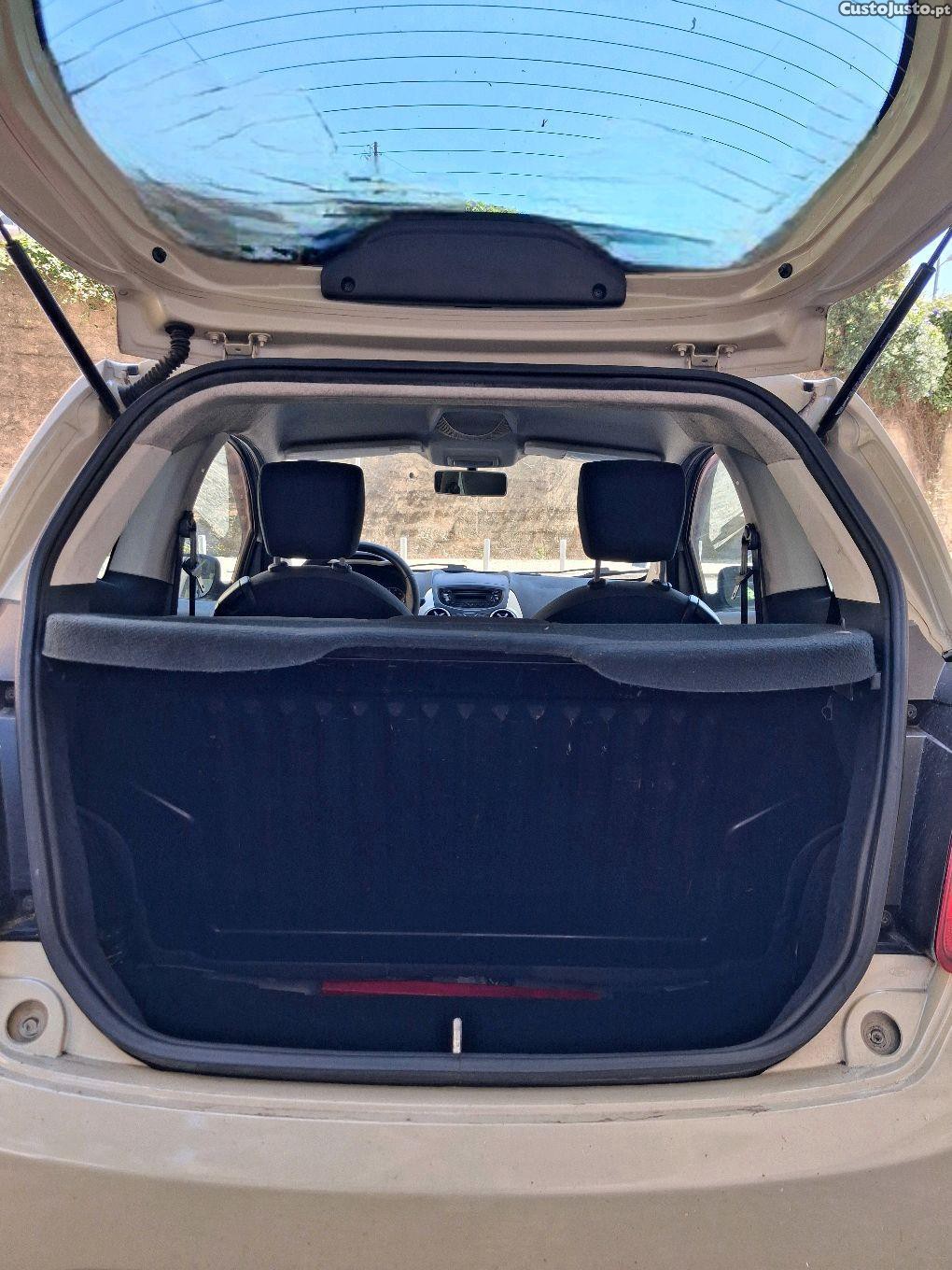 Ford KA 1.2i+AC 2010 — fotografia 3