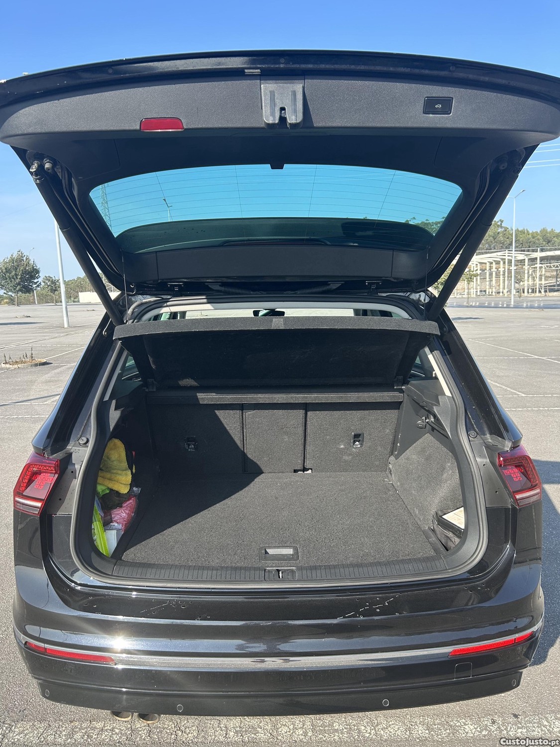 Volkswagen Tiguan 2.0 TDI R-Line — fotografia 4