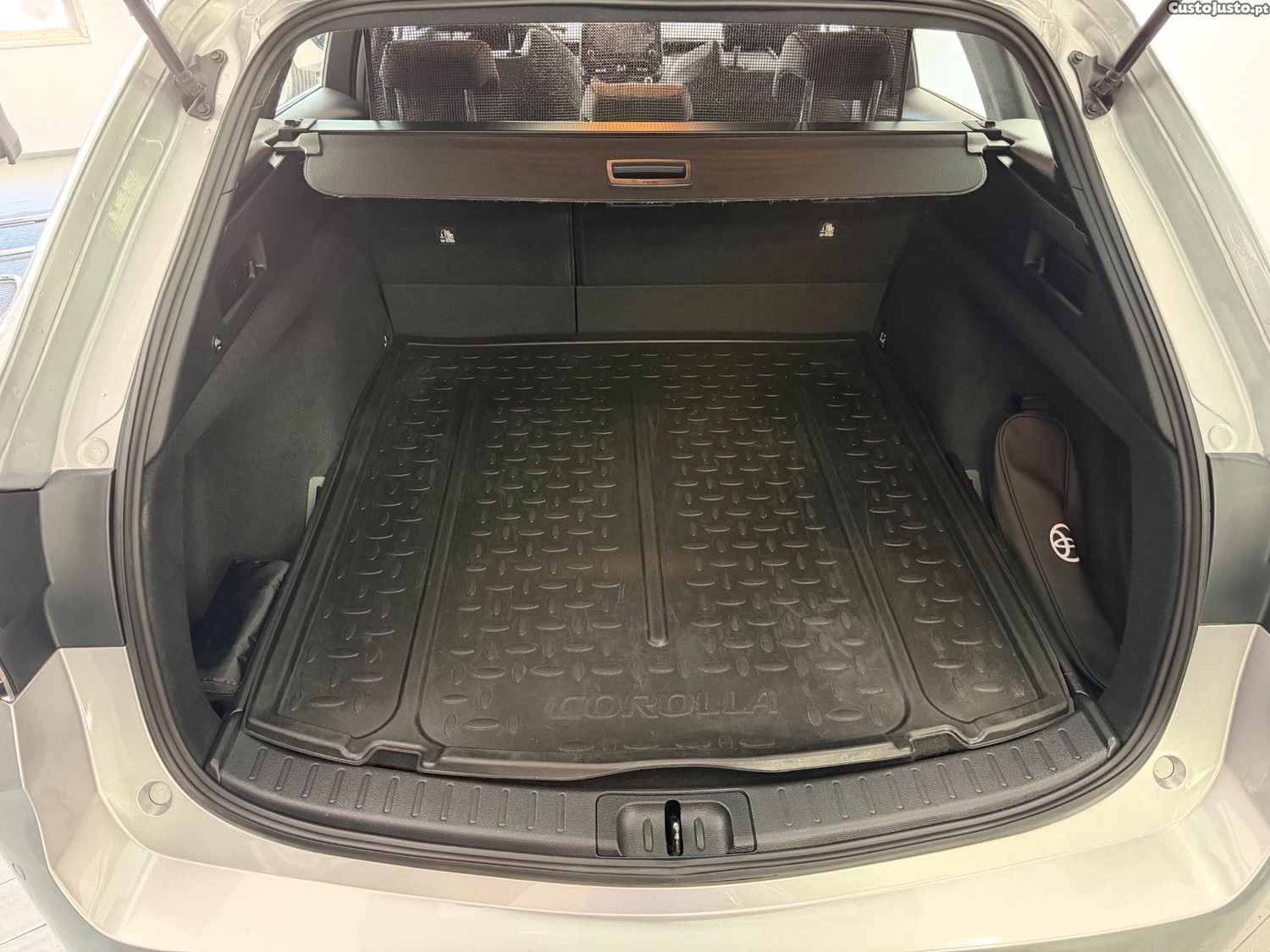 Toyota Corolla Touring Sports 1.8 Hybrid Confort — fotografia 4