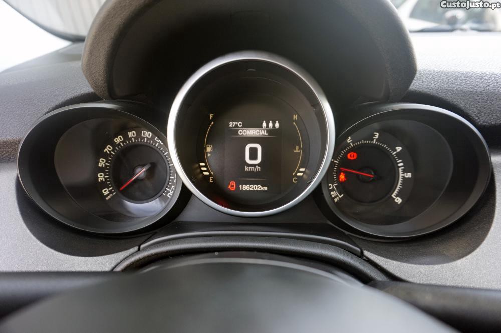 Fiat 500X 1.6 MJ Lounge S&S — fotografia 8