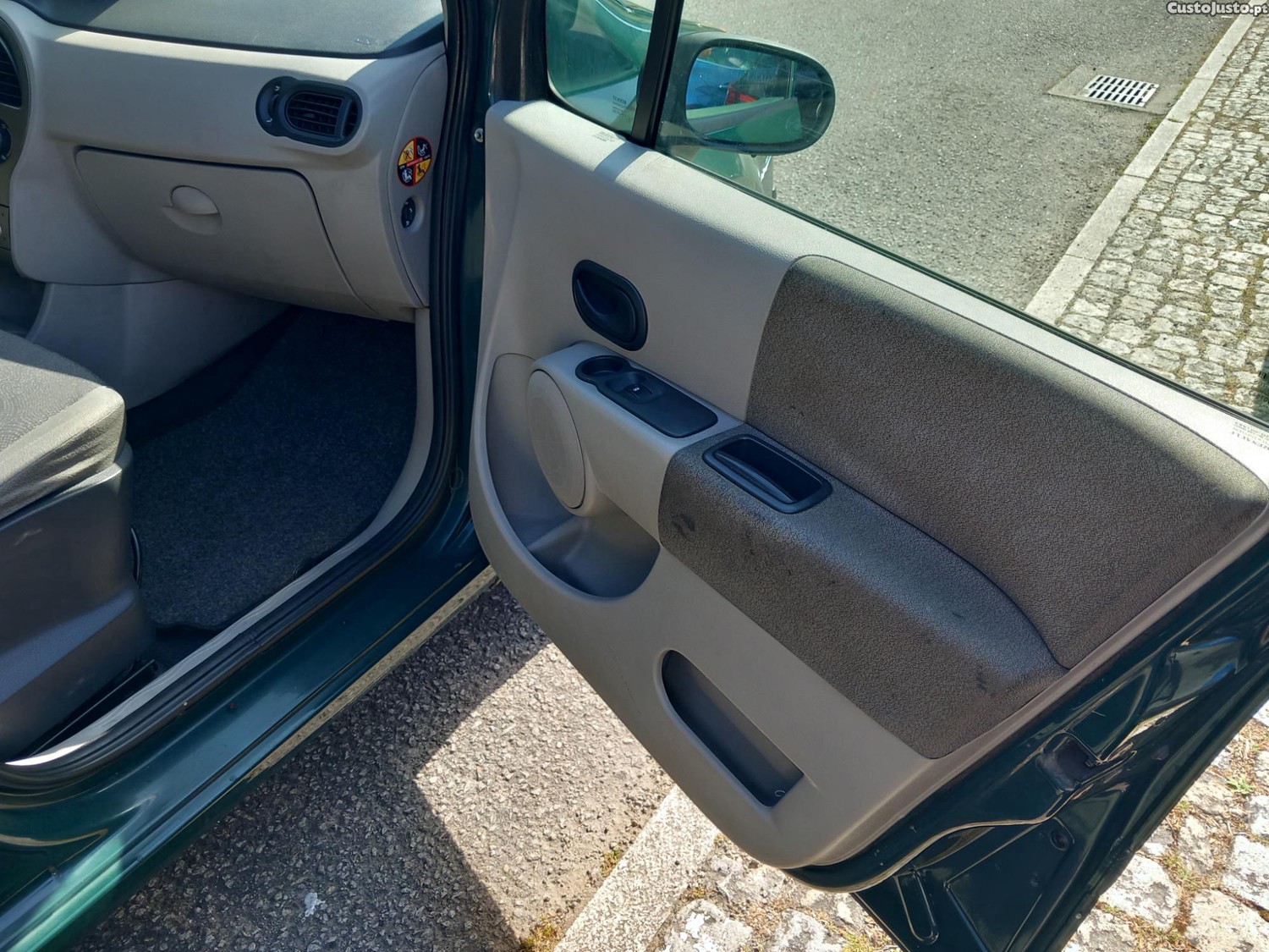 Renault Modus 1.2 Confort — fotografia 8