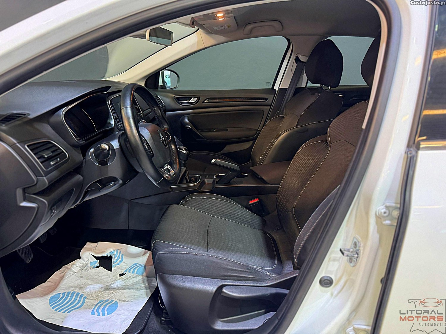 Renault Mégane 1.5 dCi Limited SS — fotografia 12