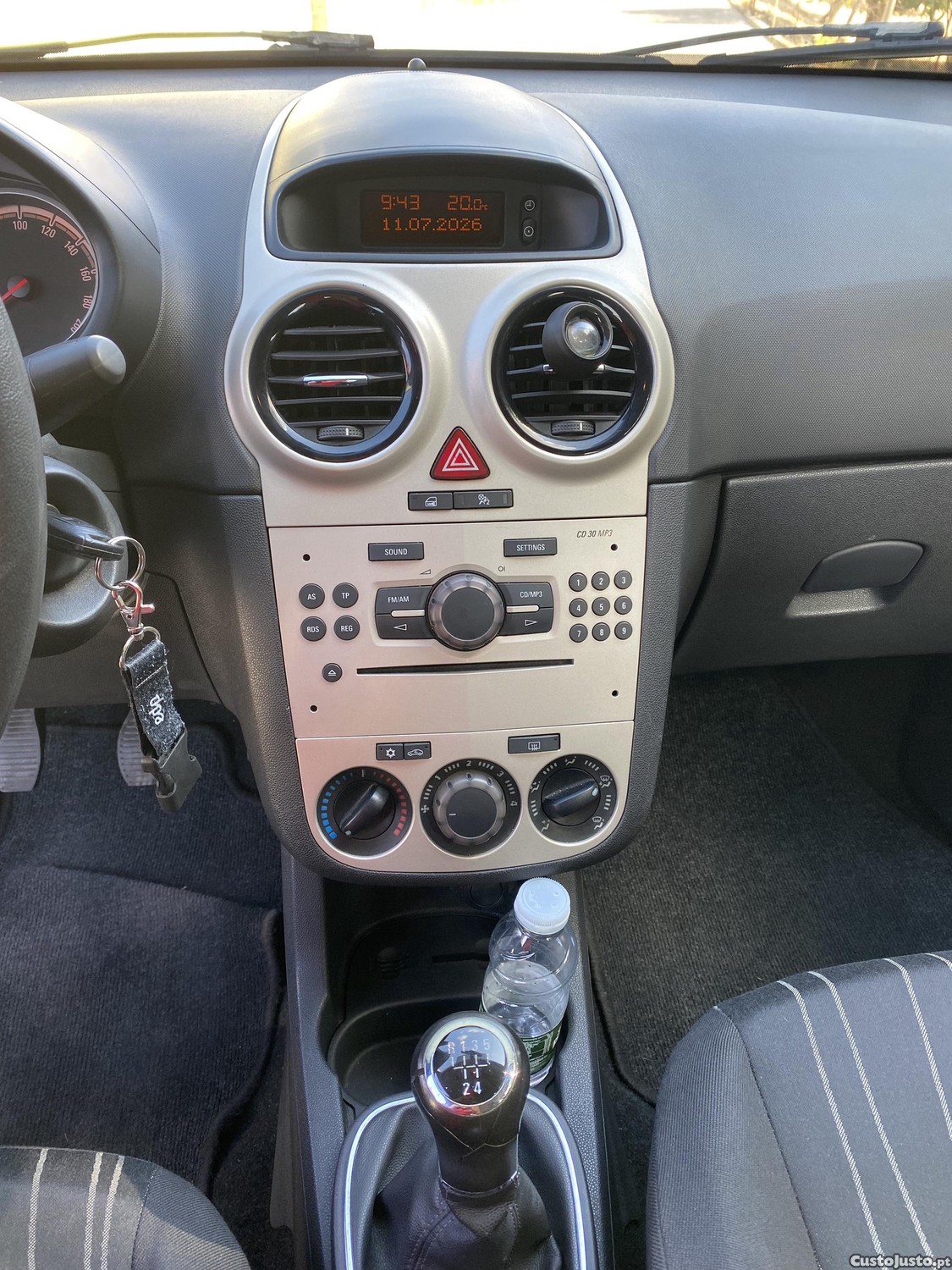 Opel Corsa 1.2 — fotografia 3