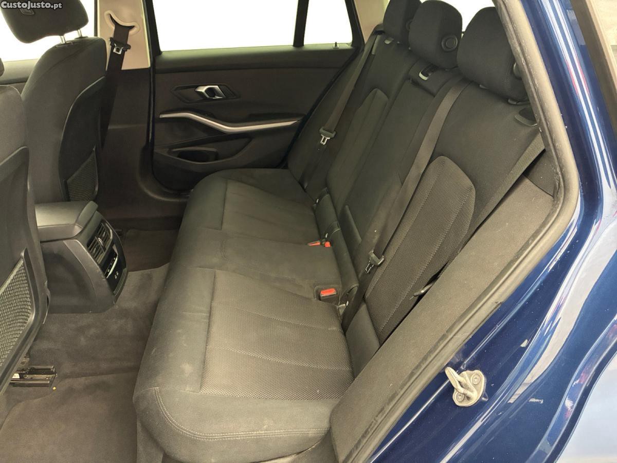 BMW 320 d Touring xDrive Business Design — fotografia 2