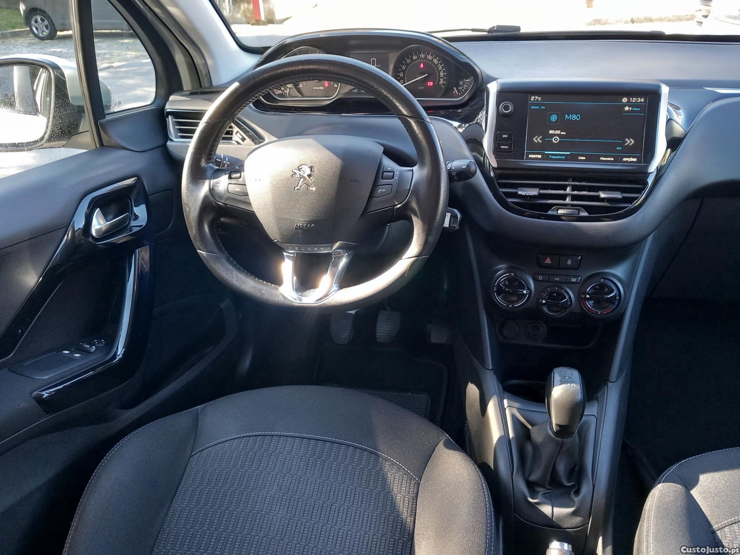 Peugeot 208 1.6 BlueHDi Active — fotografia 4
