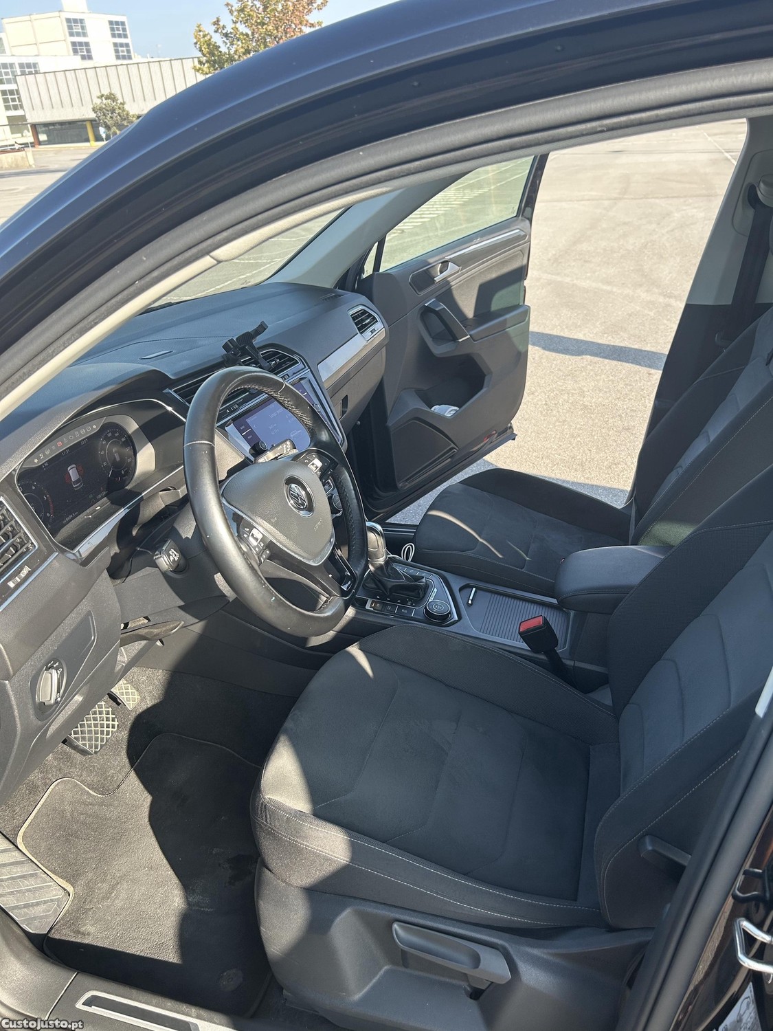 Volkswagen Tiguan 2.0 TDI R-Line — fotografia 3