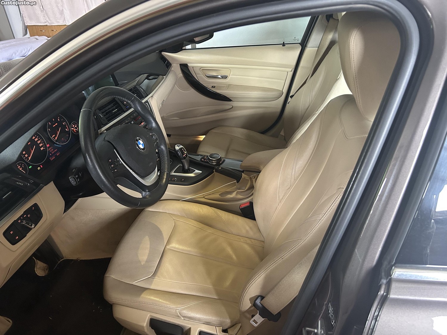 BMW 320 d Auto Line Luxury — fotografia 2