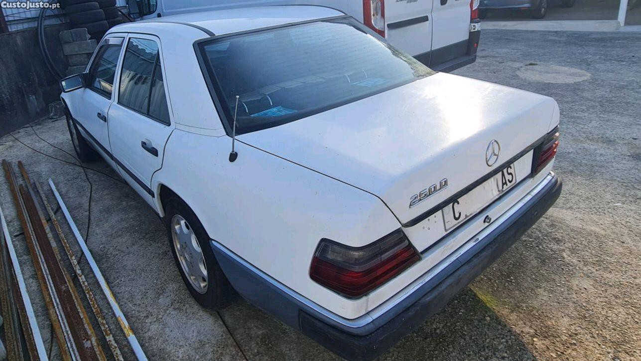 Mercedes-Benz E 250 W-124 - 88 foto 3