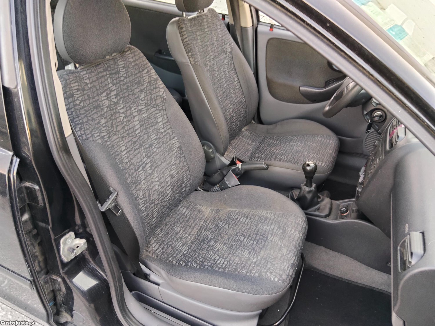 Opel Corsa 1.2 — fotografia 4