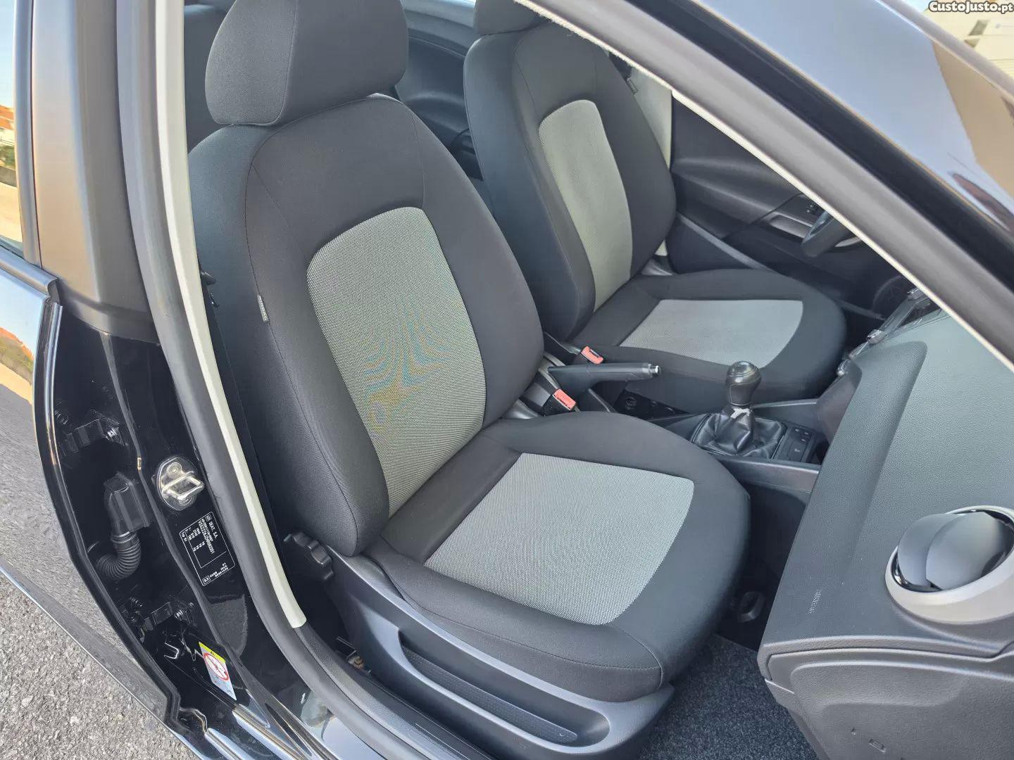 SEAT Ibiza 1.4 tdi reference — fotografia 2