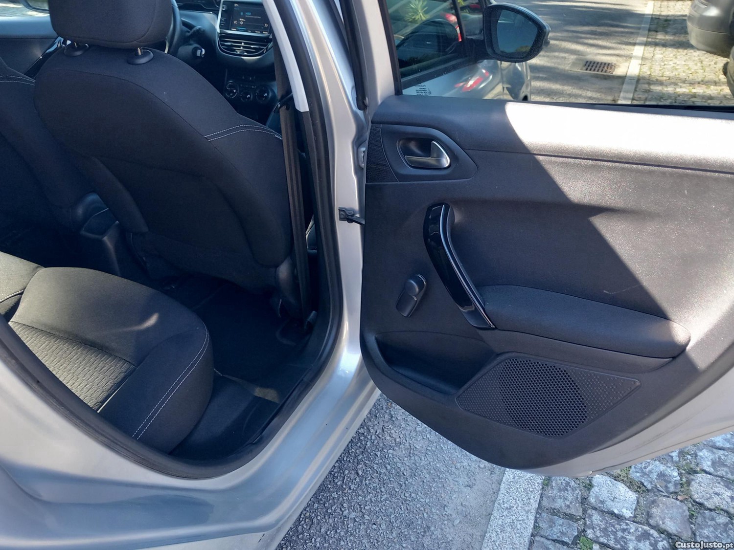 Peugeot 208 1.6 BlueHDi Active — fotografia 7