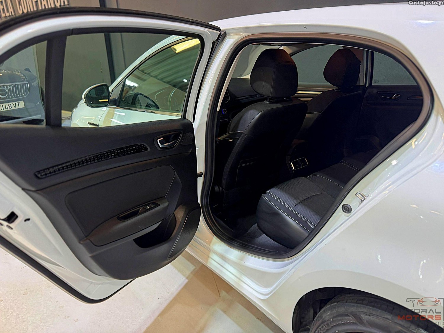 Renault Mégane 1.5 dCi Limited SS — fotografia 11
