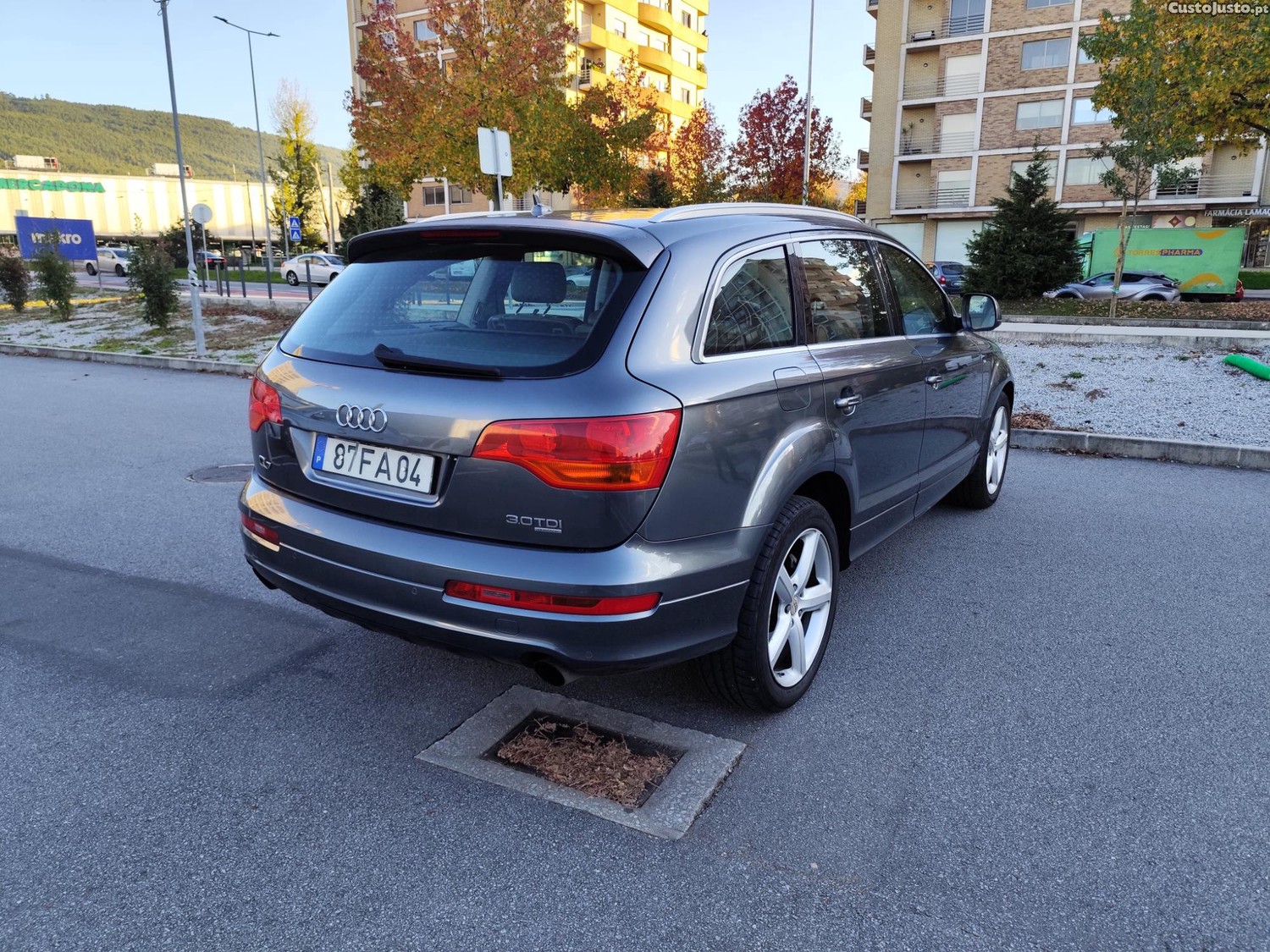 Audi Q7 3.0 TDI quattro 7 lugares — fotografia 8