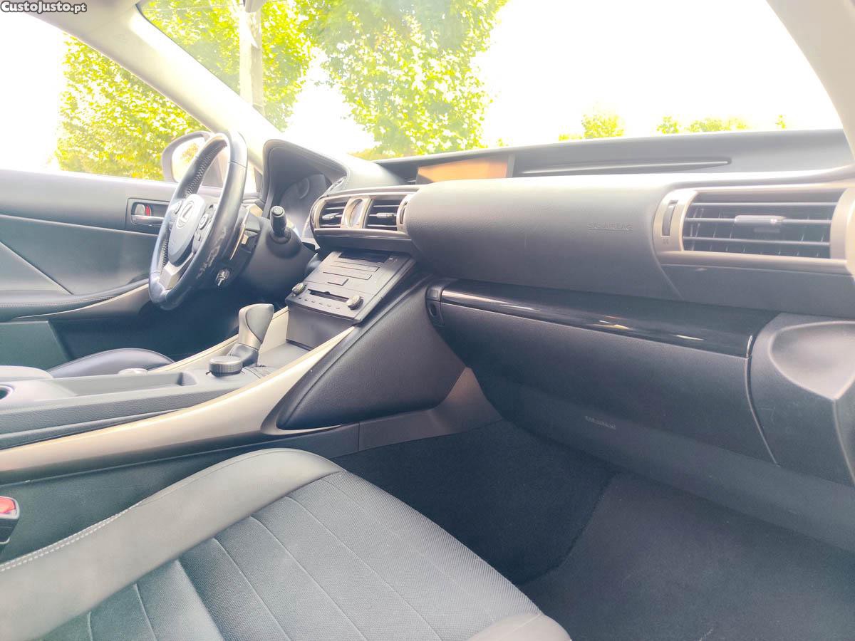Lexus IS h executive — fotografia 6