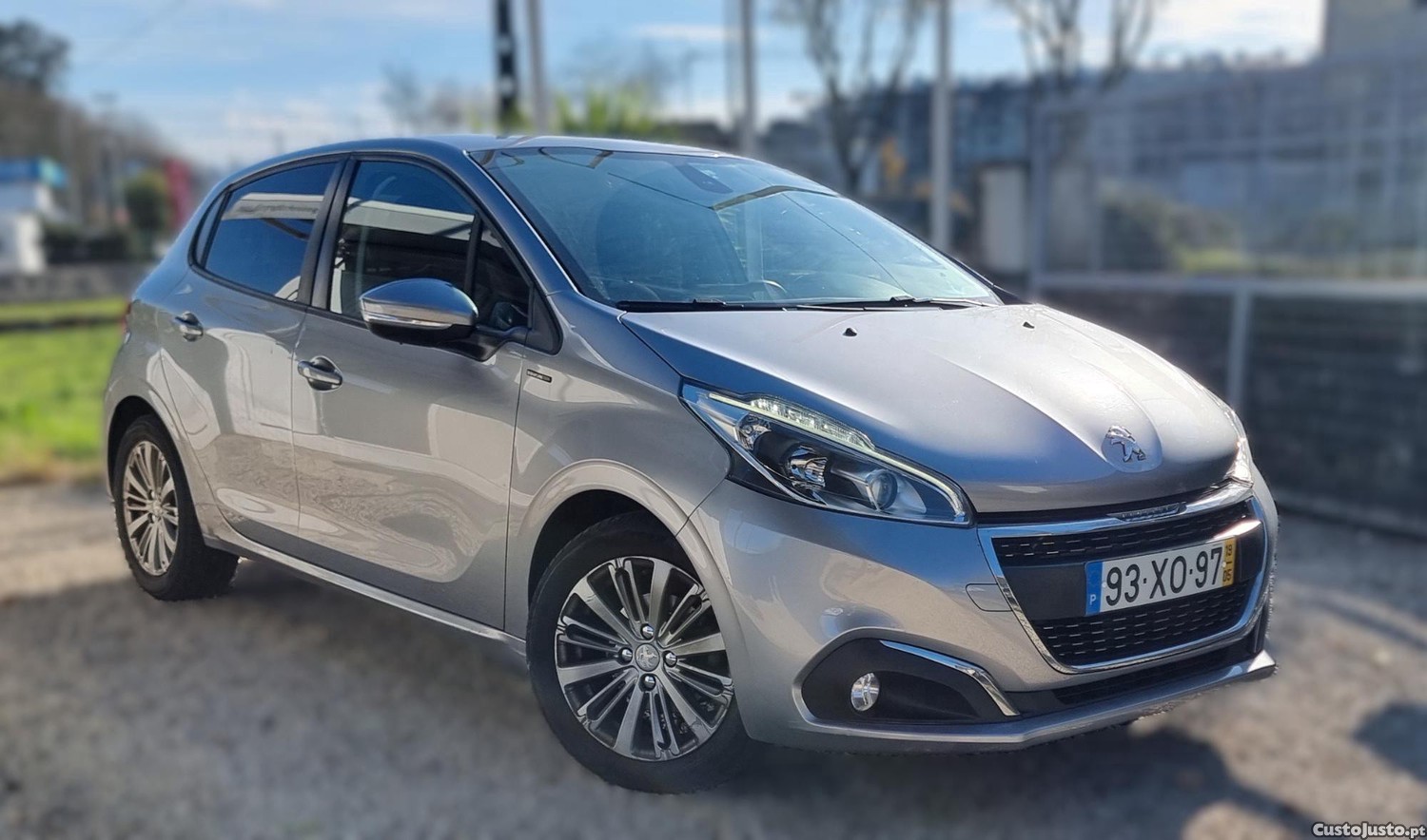 Peugeot 208 1.5 HDI 100cv Signature — fotografia 11
