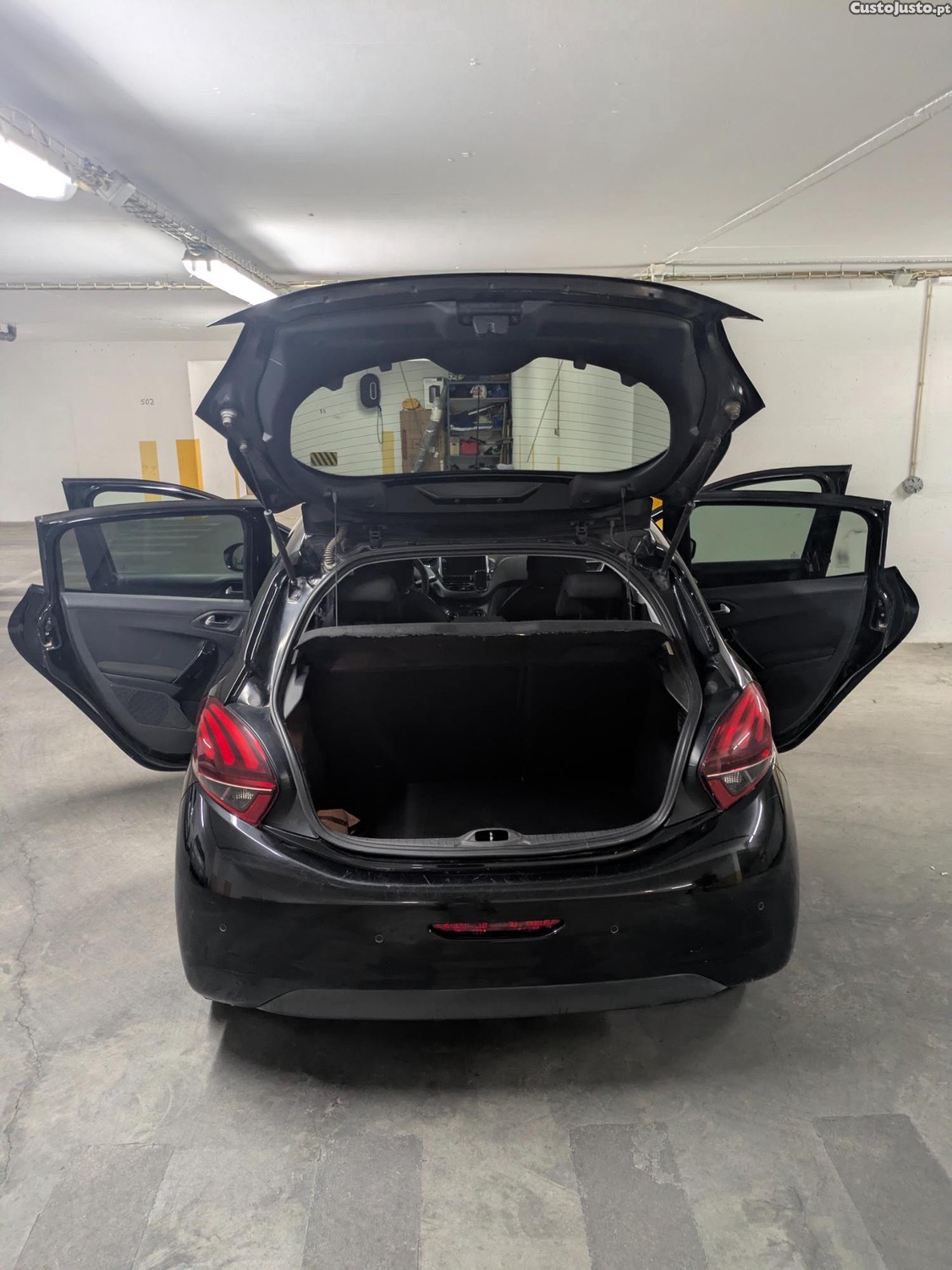 Peugeot 208 GT Line - Pure Te — fotografia 4