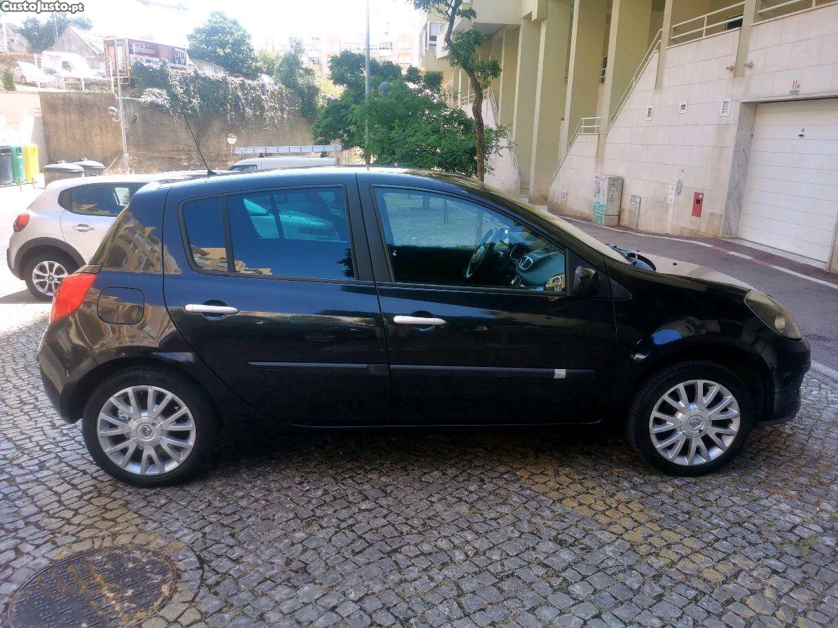 Renault Clio 1.5dci — fotografia 9
