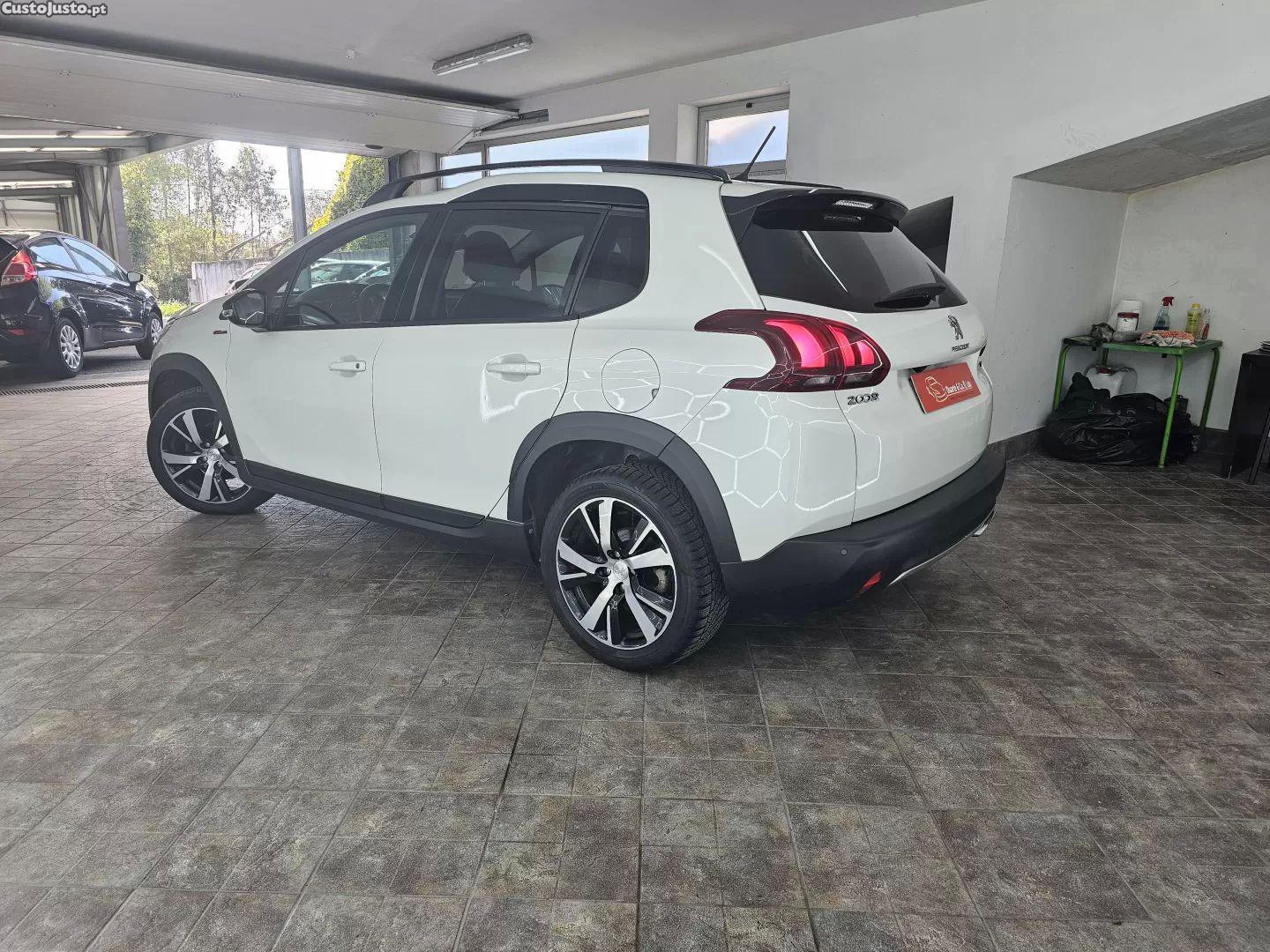 Peugeot 2008 1.2 puretech gt line eat6 — fotografia 14