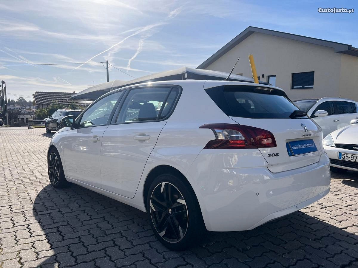 Peugeot 308 BlueHDI Active J17 - 15 — photo 4