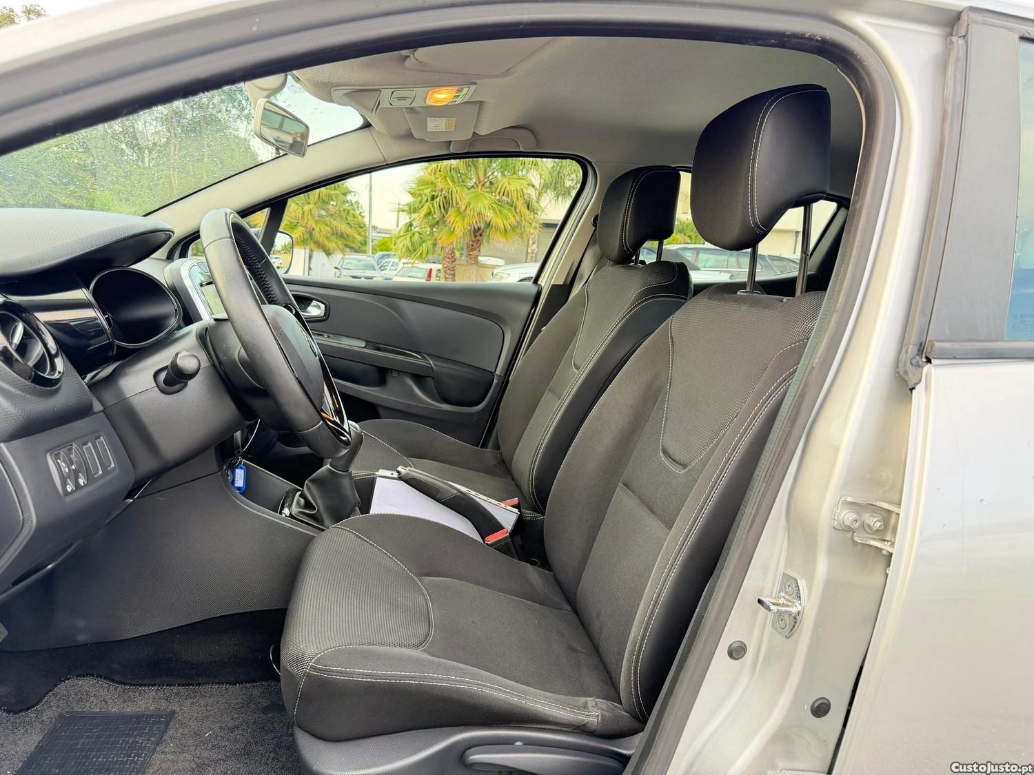 Renault Clio 1.5 dCi Dynamique S — fotografia 10