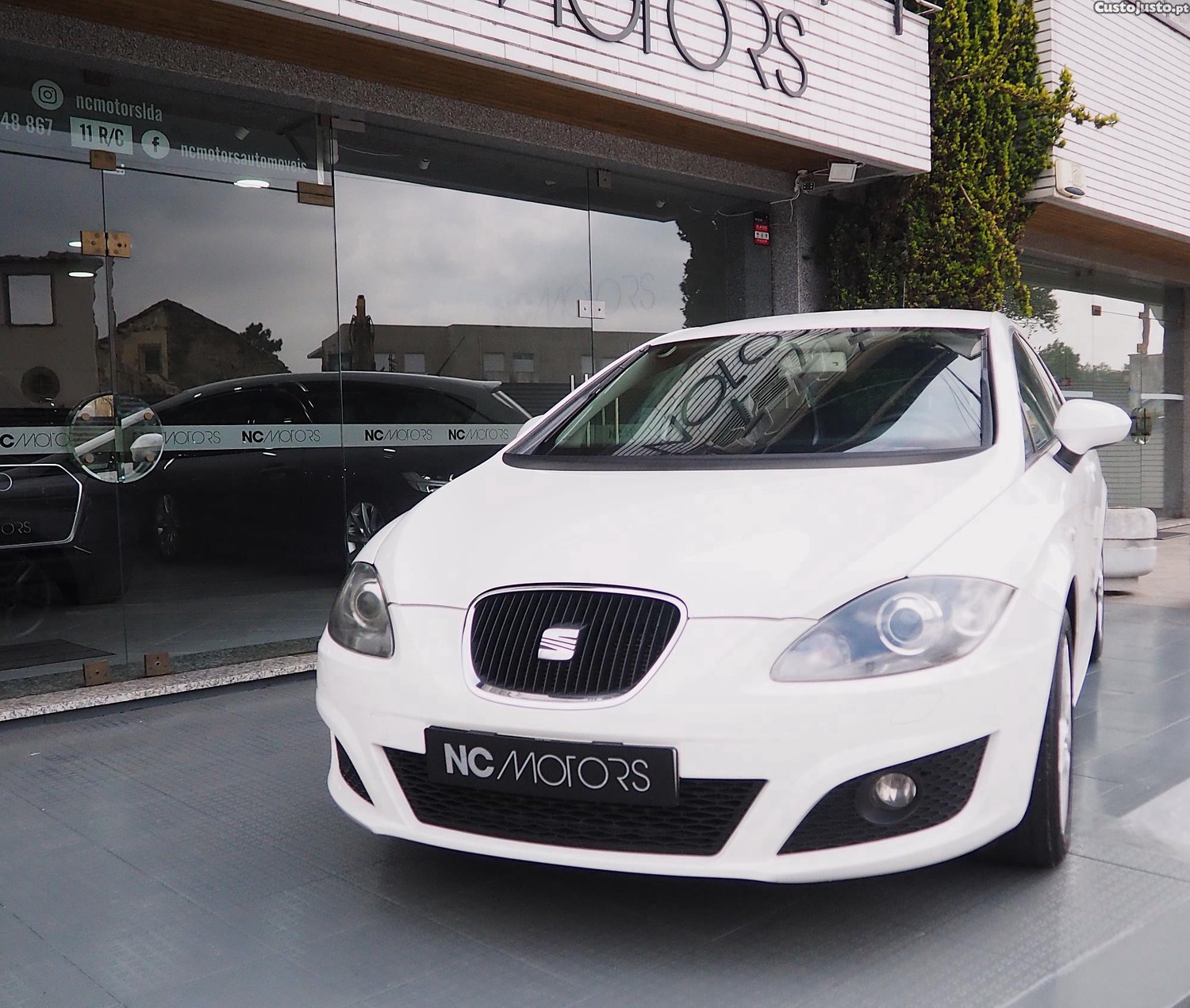 SEAT Leon 1.6 TDI Sport — fotografia 6