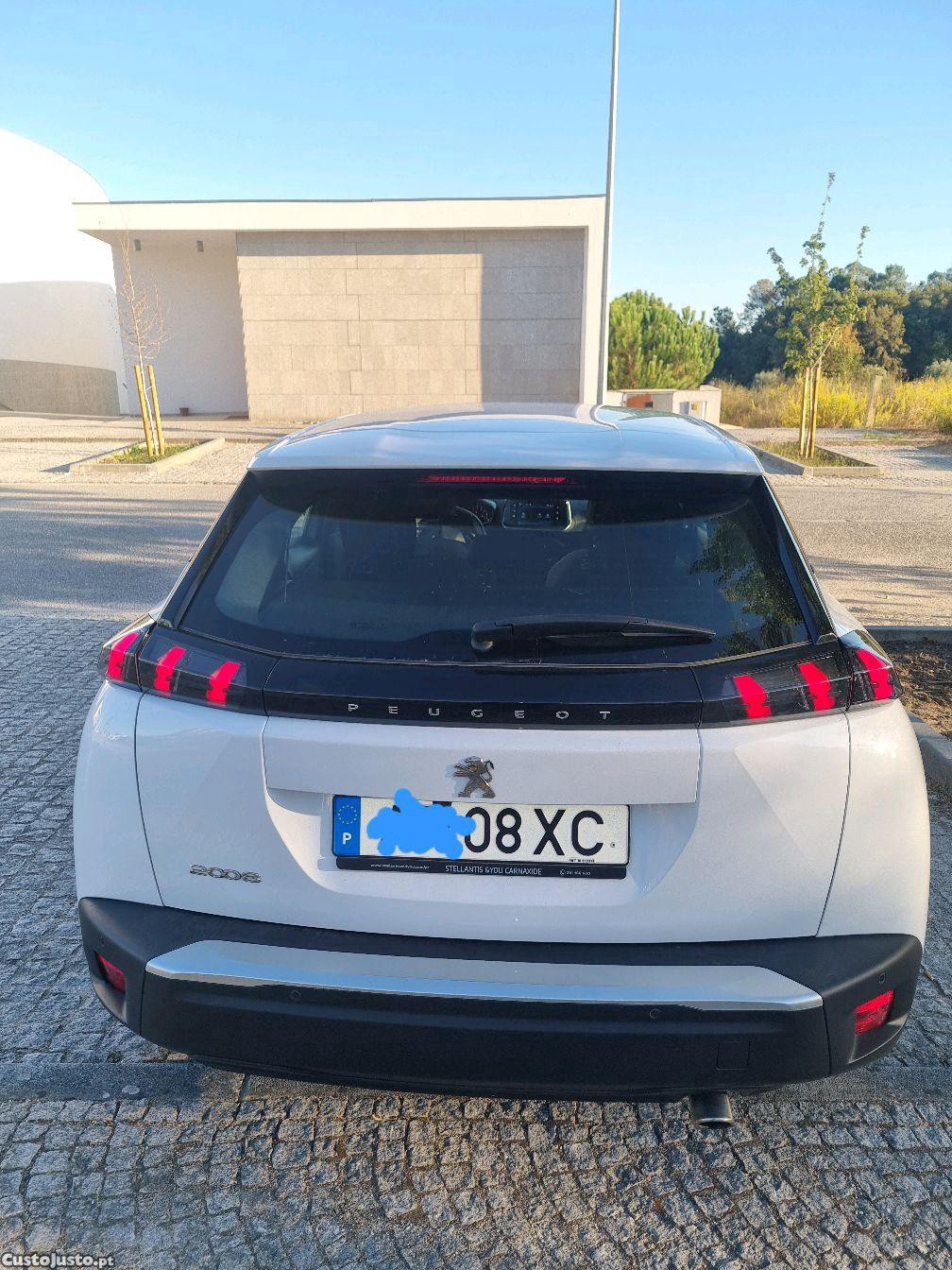 Peugeot 2008 BlueHDIAllure — fotografia 5