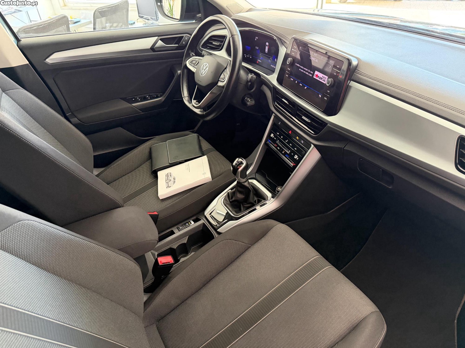 Volkswagen T-Roc 1.0 TSI Life — fotografia 5