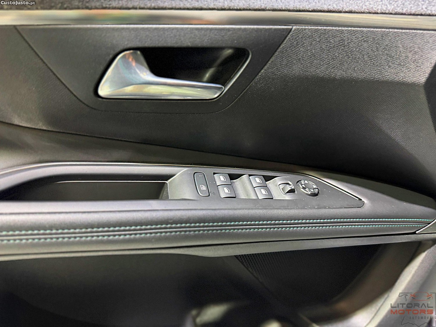 Peugeot 3008 1.2 PureTech Allure Pack EAT8 — fotografia 8