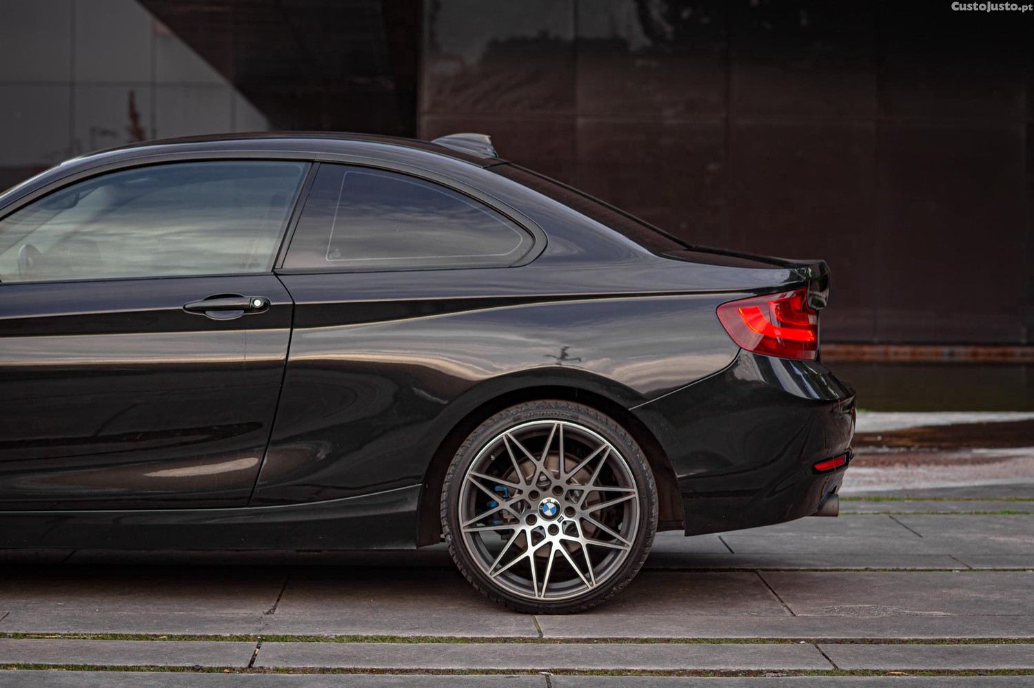 BMW 220 Coupe Sport — fotografia 2