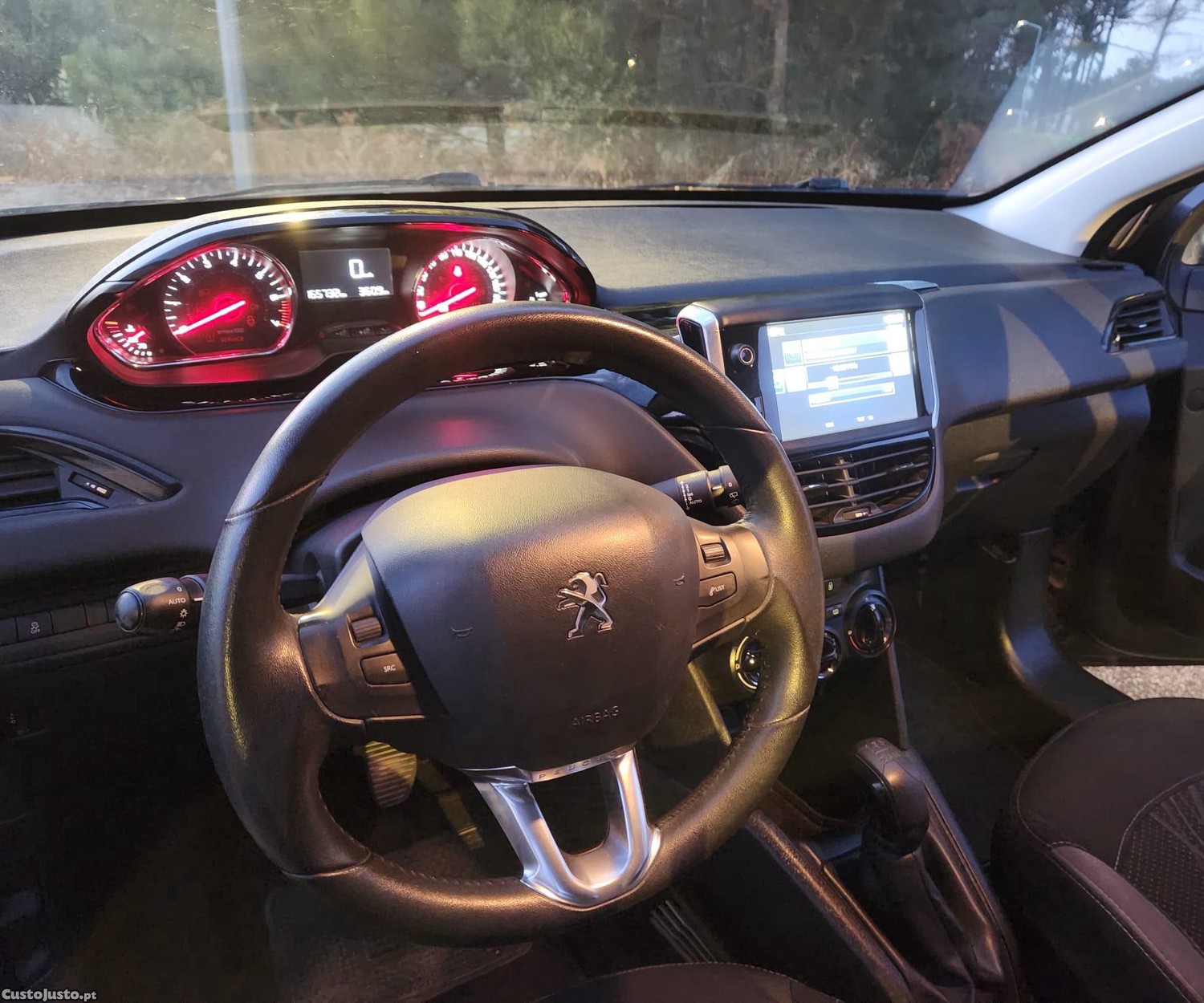 Peugeot 208 1200 — fotografia 4