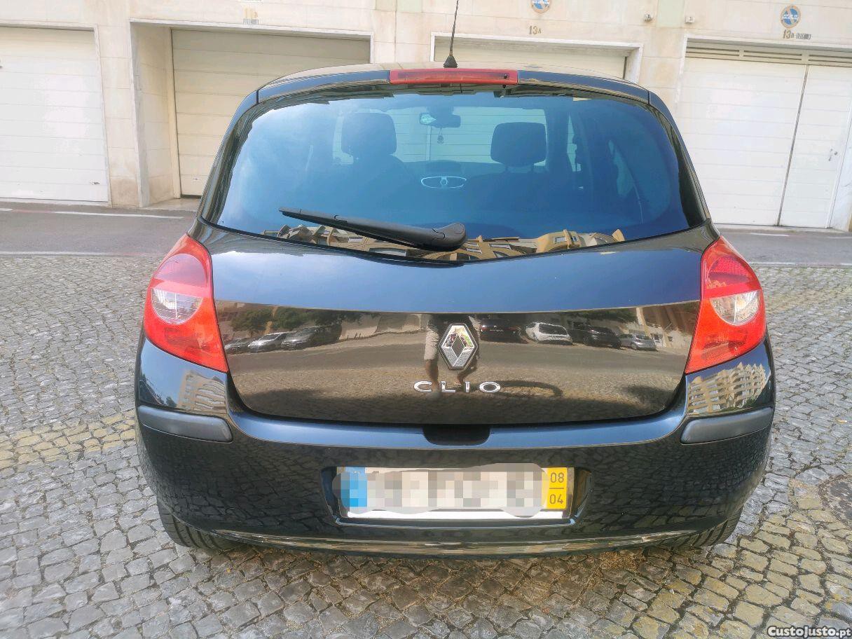 Renault Clio 1.5dci — fotografia 6