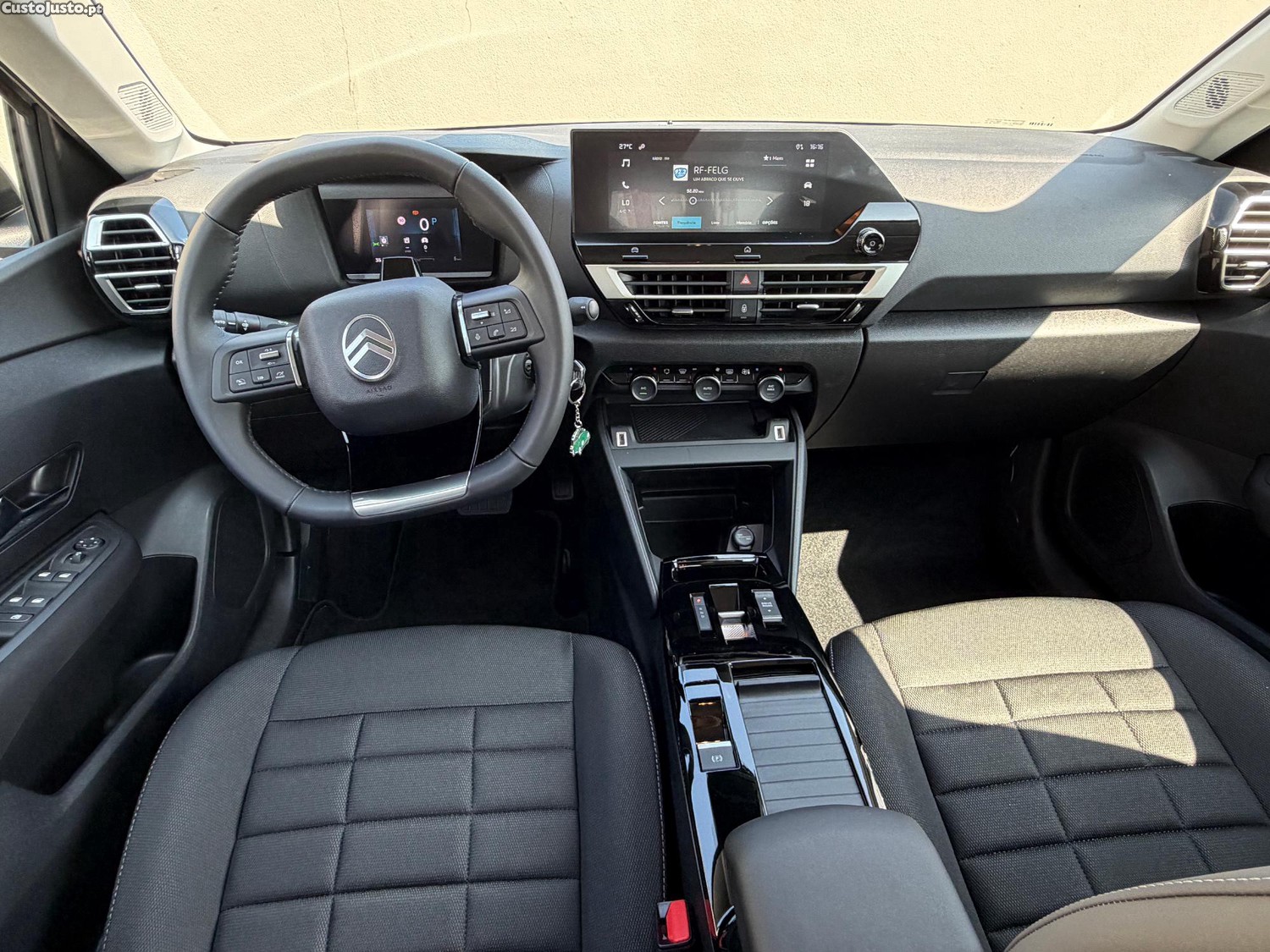 Citroën C4 1.2 Puretech 145cv hybrid Plus — fotografia 4