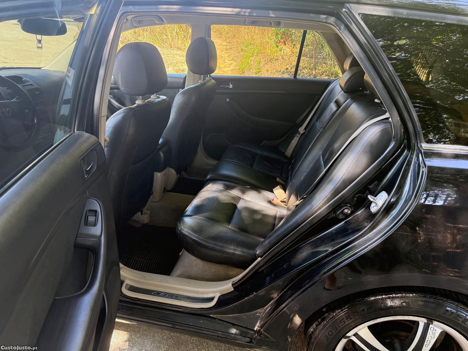 Toyota Avensis SW 2.0 D-4D — fotografia 4