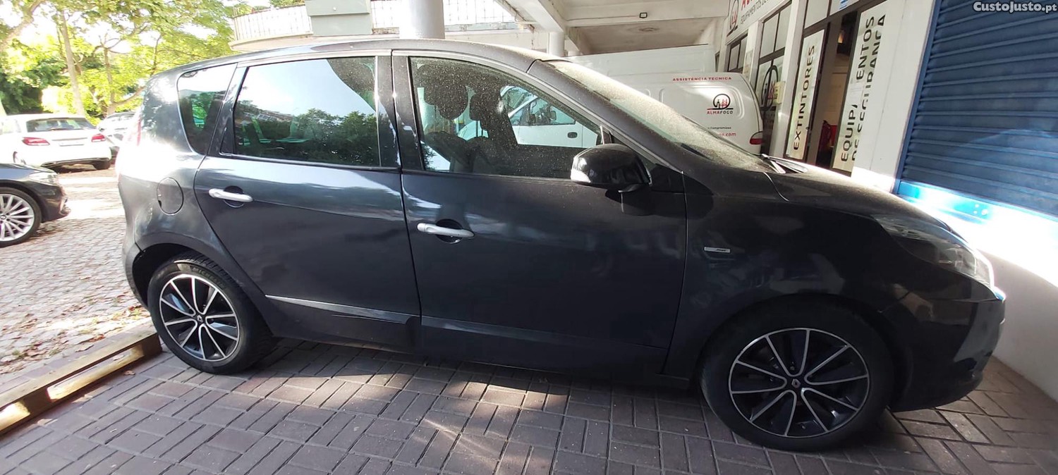 Renault Scénic 1.5 dCi Bose Editon EDC — fotografia 4