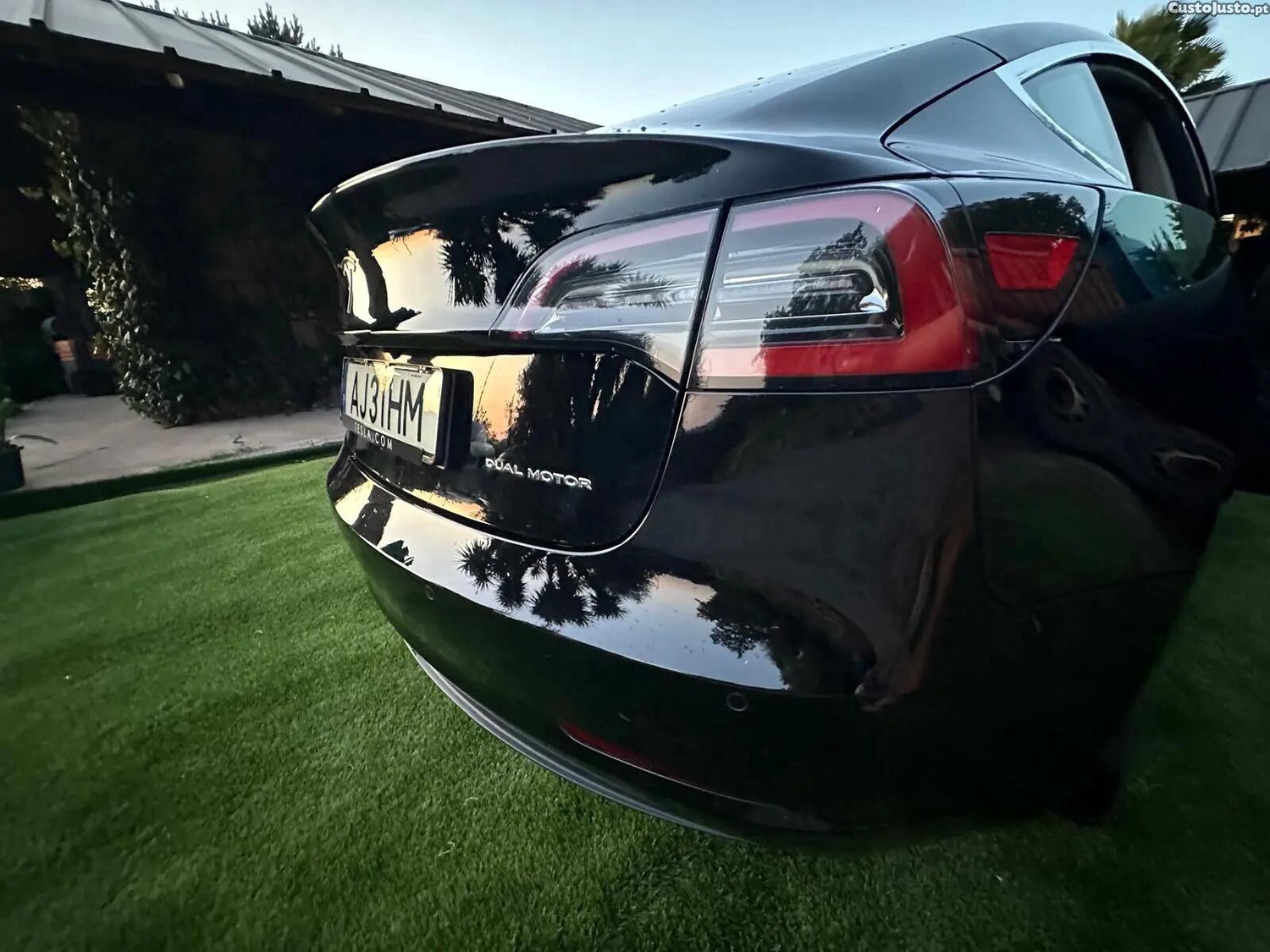 Tesla Model 3 Long Range AWD Dual Motor — fotografia 13