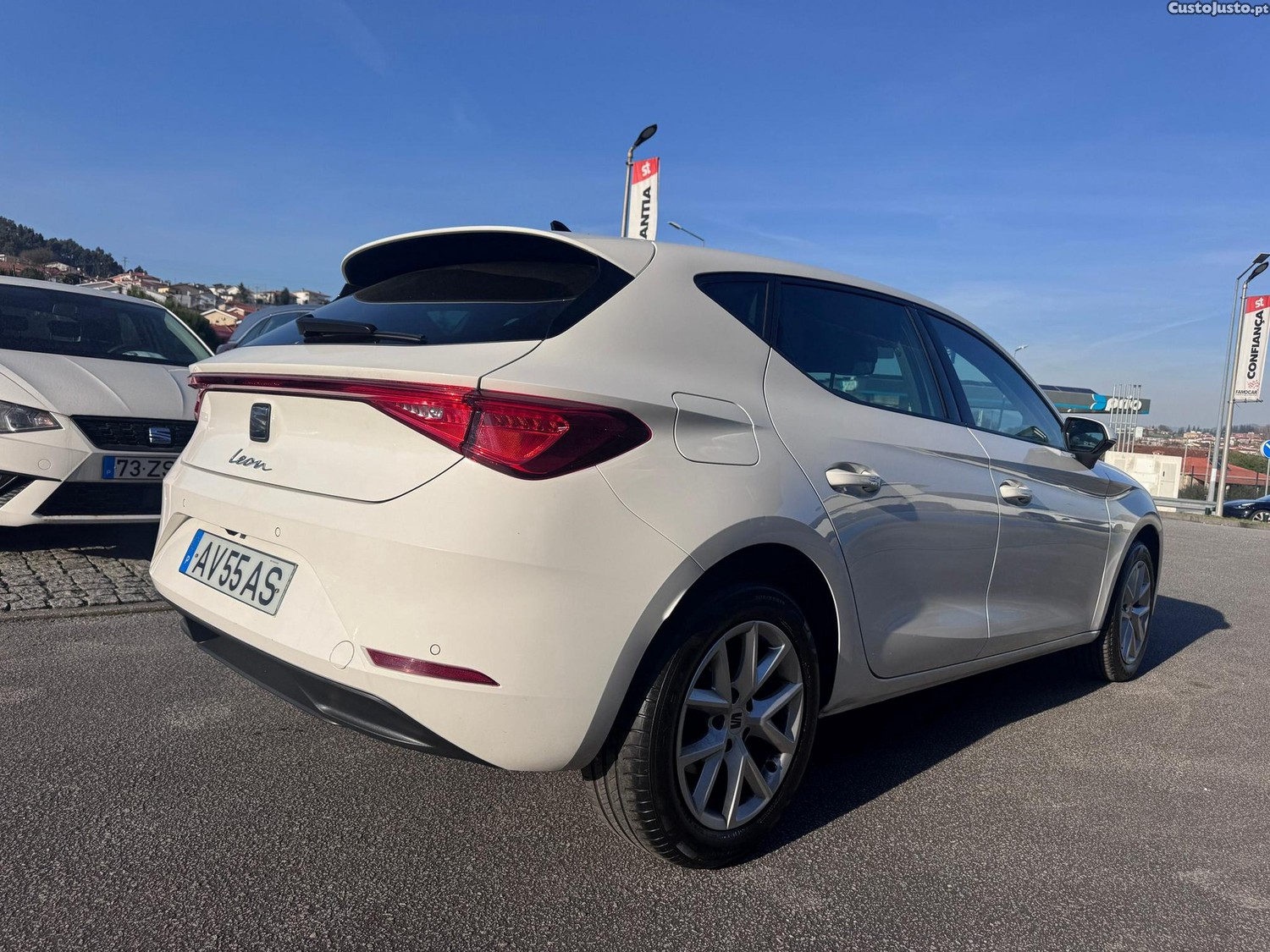 SEAT Leon 1.0 TSI OPF Style — fotografia 12
