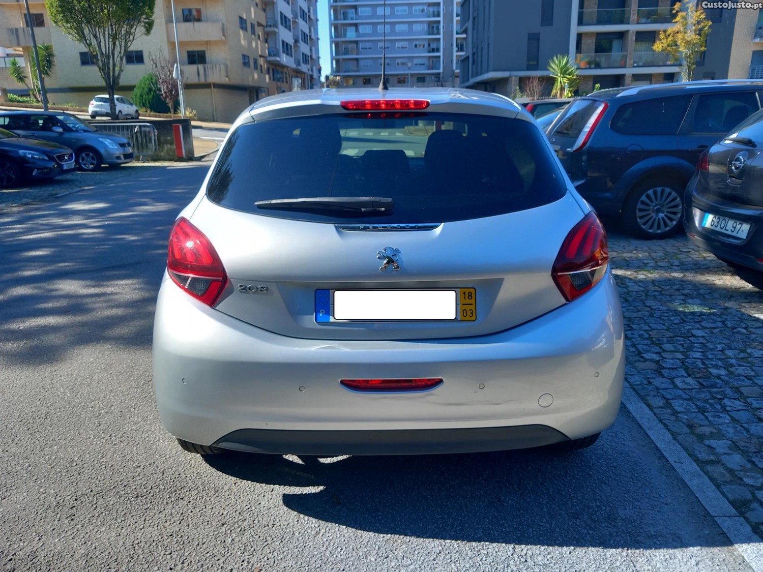 Peugeot 208 1.6 BlueHDi Active — fotografia 13
