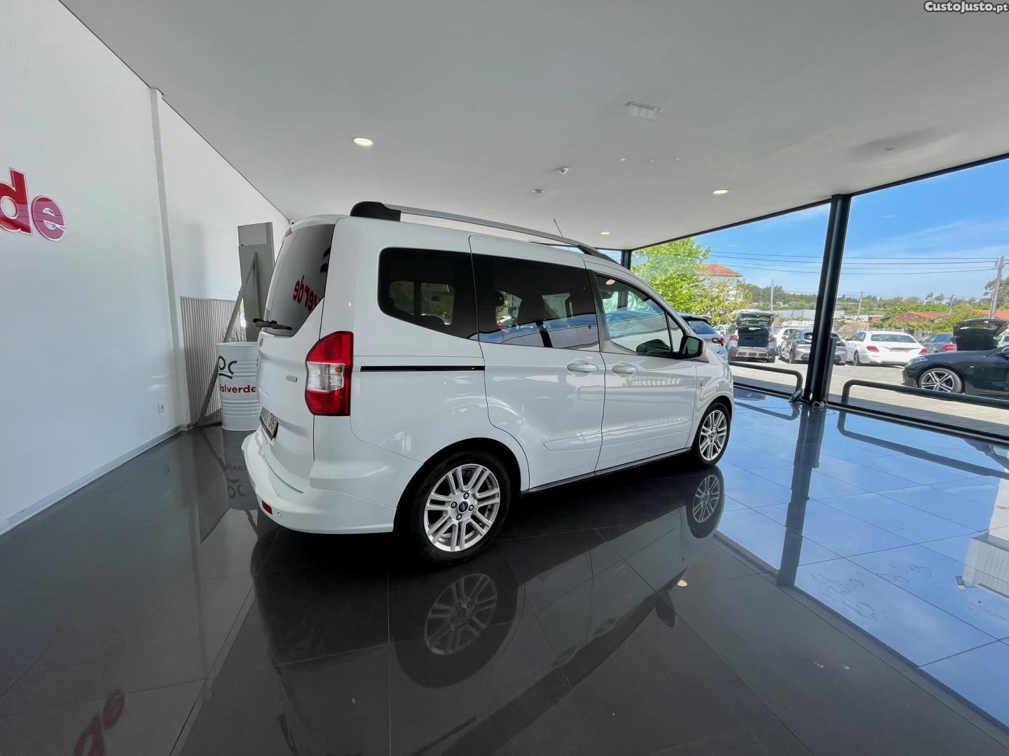Ford Courier EcoBoost Titanium - 18 — photo 5