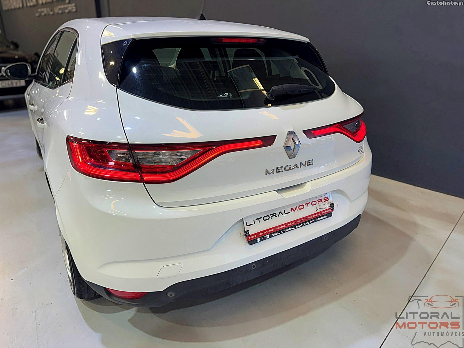 Renault Mégane 1.5 dCi Limited SS — fotografia 17