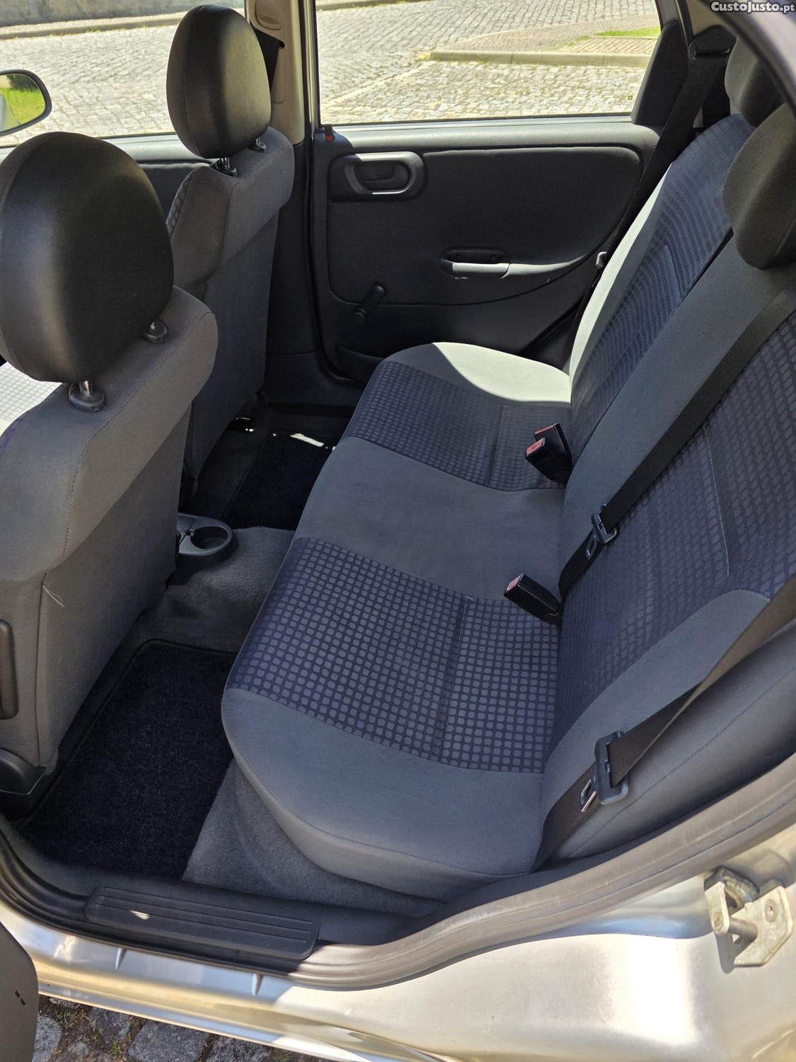 Opel Corsa 1.7 dti — fotografia 4