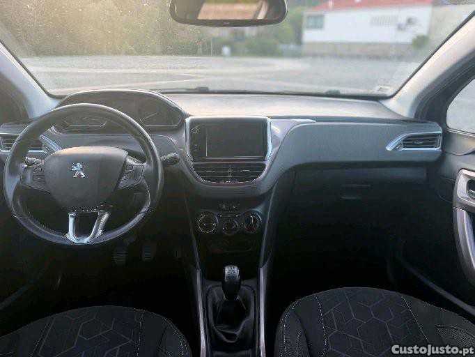 Peugeot 2008 1.4 Hdi — fotografia 4
