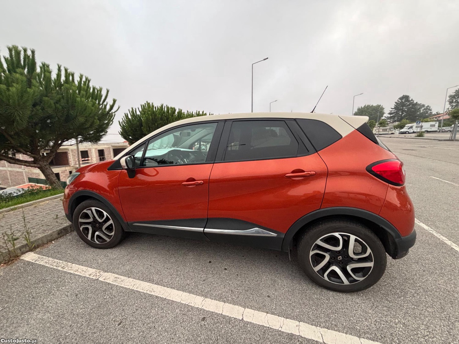 Renault Captur 1.5 DCI Exclusive — fotografia 3